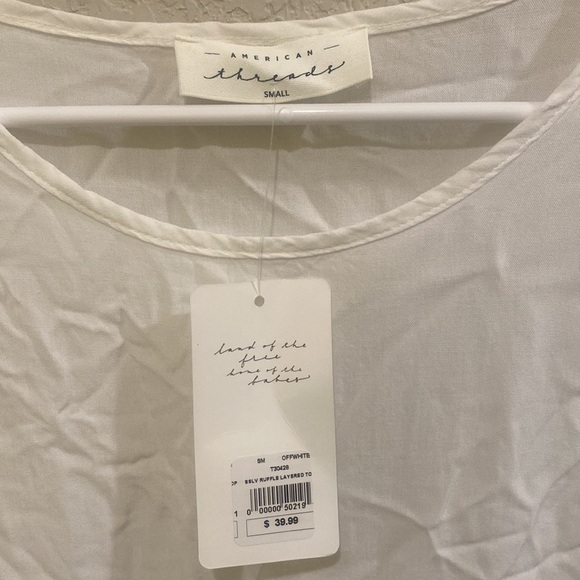 ▶️American Threads◀️ white ruffle layered short sleeve in small. - Picture 3 of 8